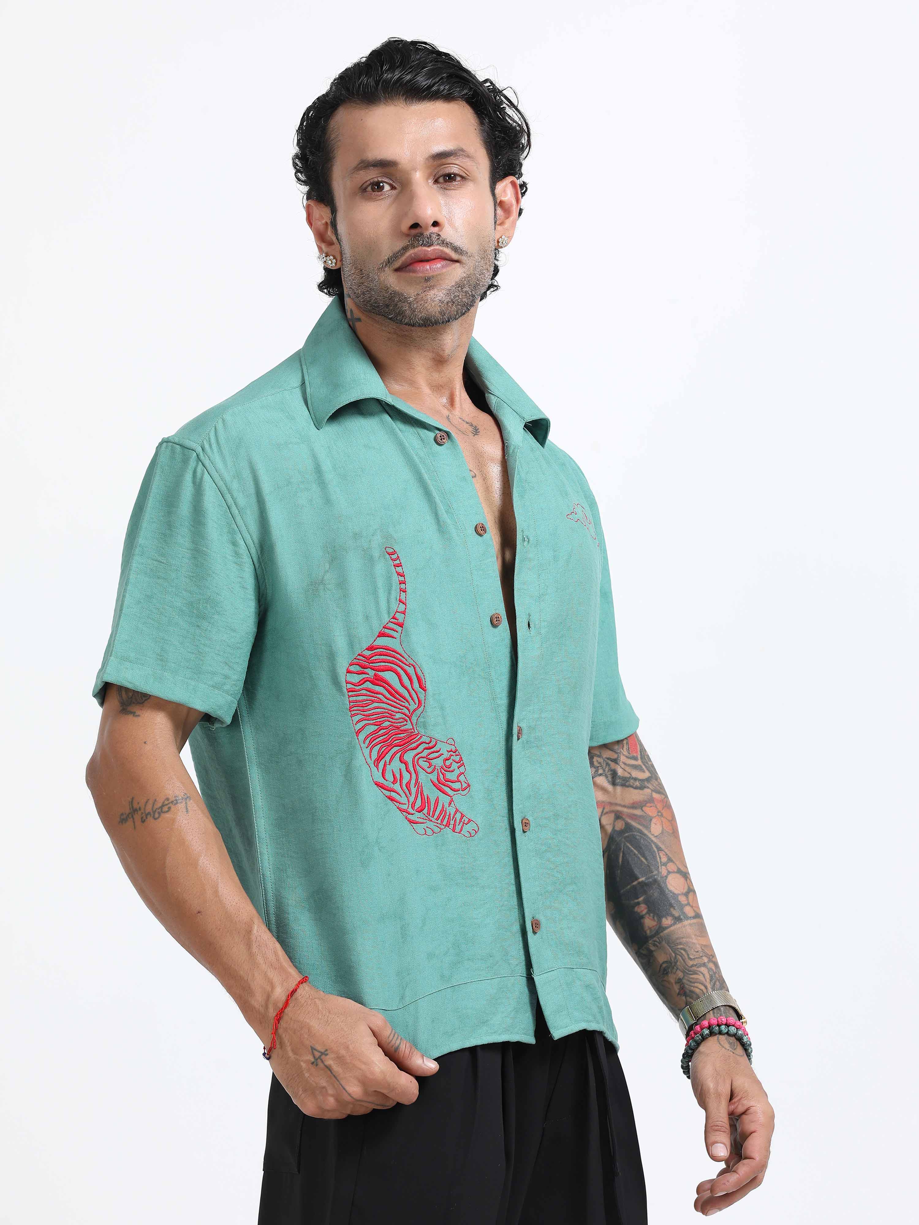 Tiger Embroidered Shirt In Green for men