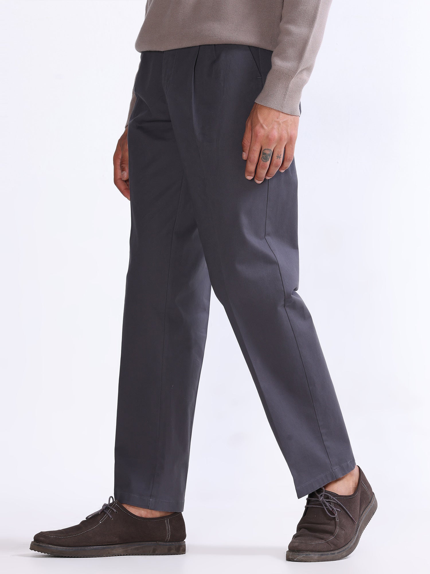 Frosted cotton pleated trousers | GutteridgeEU | Men's  catalog-gutteridge-storefront
